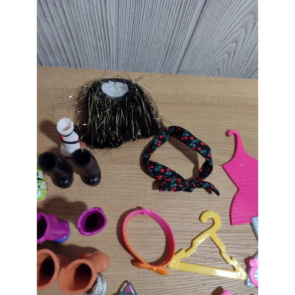Rainbow High Shoes Accessories Hangers Combs LOT